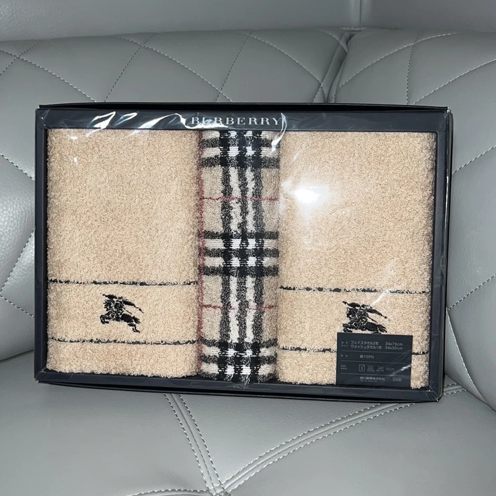Burberry face/hand towel